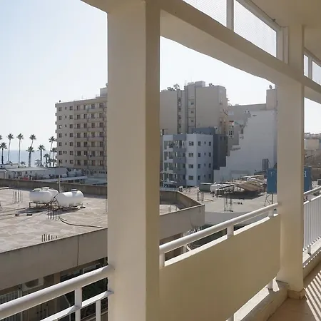 Lazuli Seaview 34 דירה